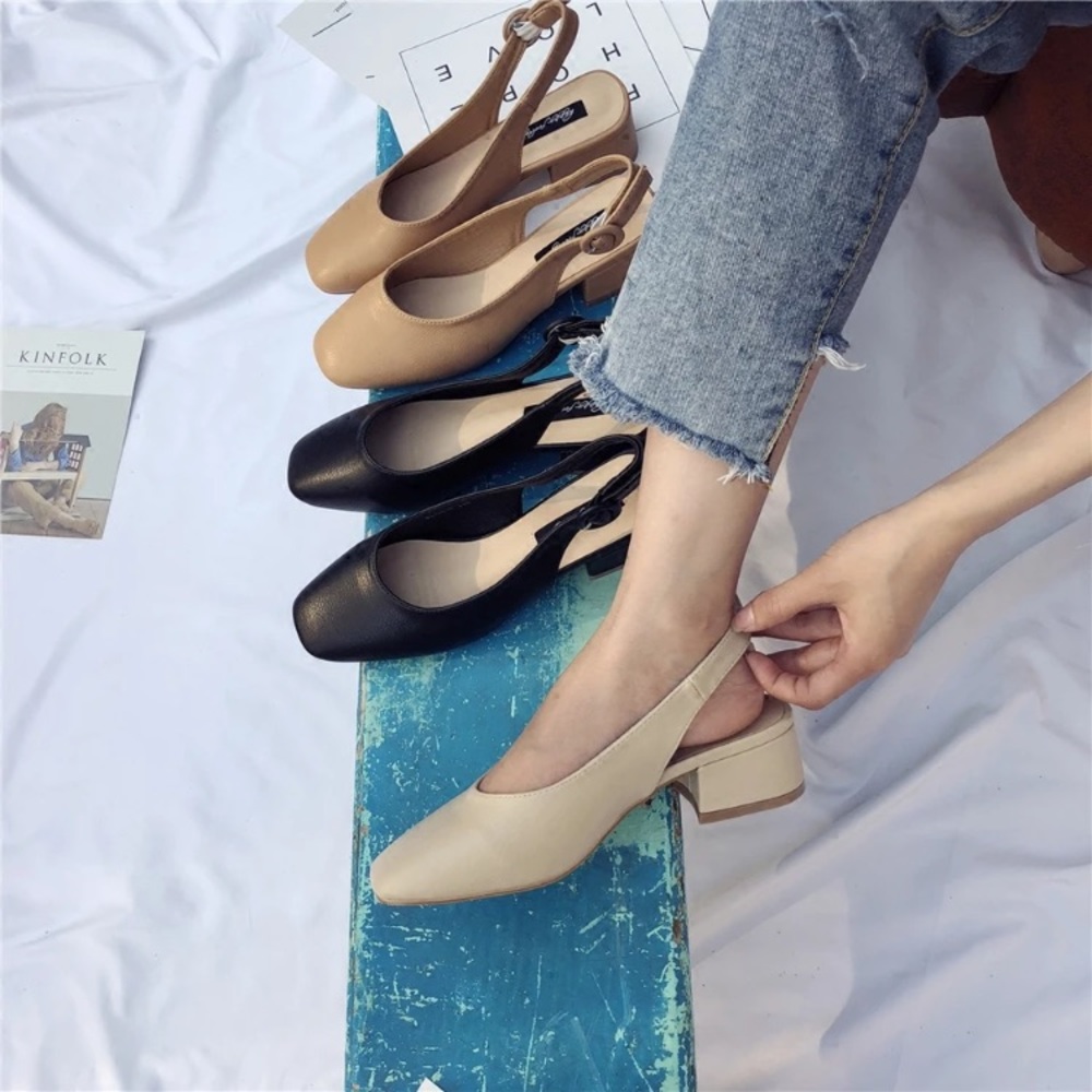 Block heels in nude